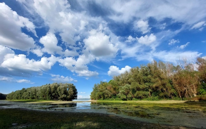 Napsütéses, nyárias az elején, durva zuhanás a végén