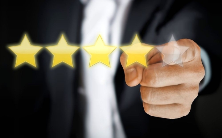 Hogyan lehet profin kezelni a céges oldalra írt kommenteket?