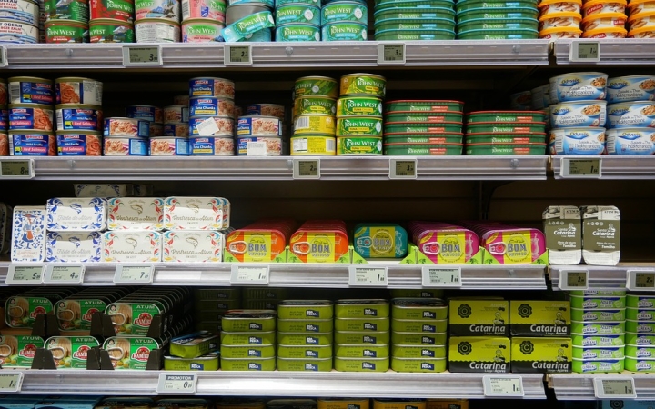 Tartós élemiszer gyűjtőpont összefogással – a rászorulóknak