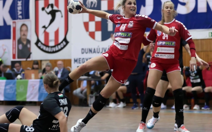 Nagy pofon idegenben