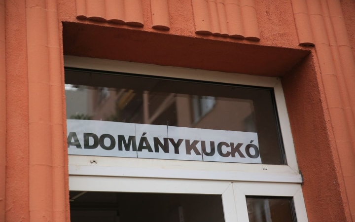 DSTV: évek óta segít az Adománykuckó