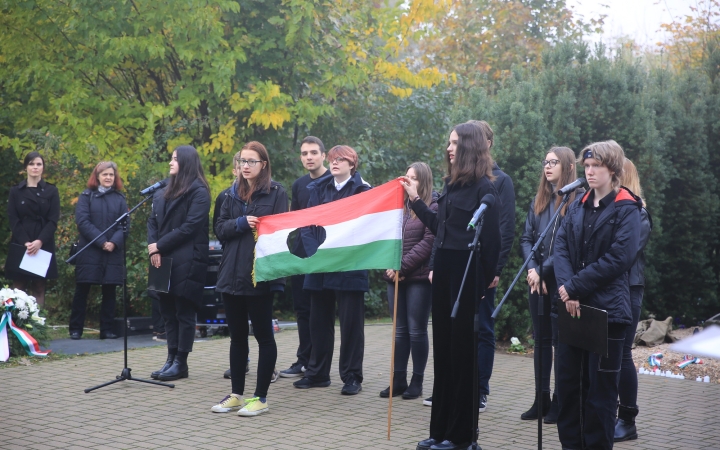 "Sziszegve se szolgálok aljas, nyomorító hatalmakat!" (galériával)