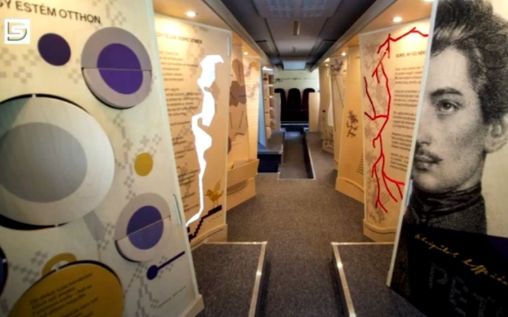 DSTV: a Városháza térre is begördül a Petőfi-busz