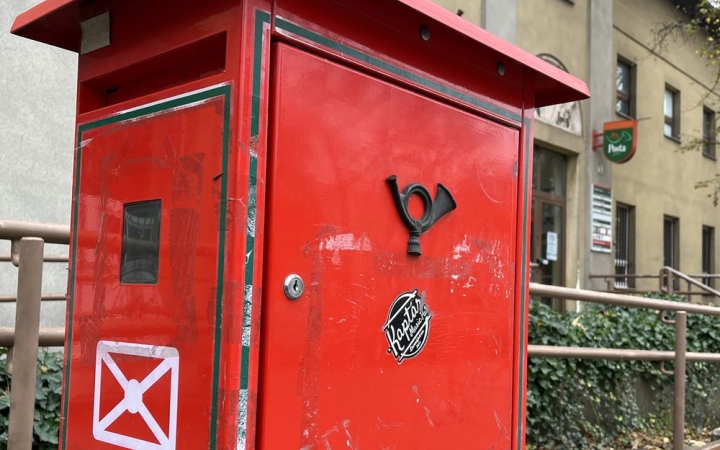 Spórolnak, hát bezárják a postákat