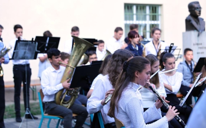 Újra muzsikál a cukrászda a Jakóban