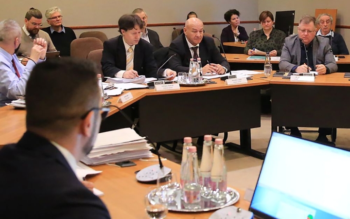 Egy óra közgyűlési vita a vasmű helyzetéről