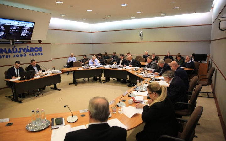 Öt témában dönt a közgyűlés a rendkívüli nyílt ülésen