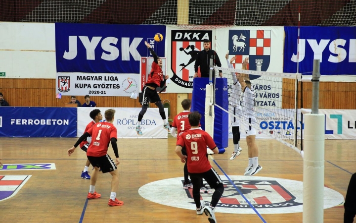 Nem borult a papírforma