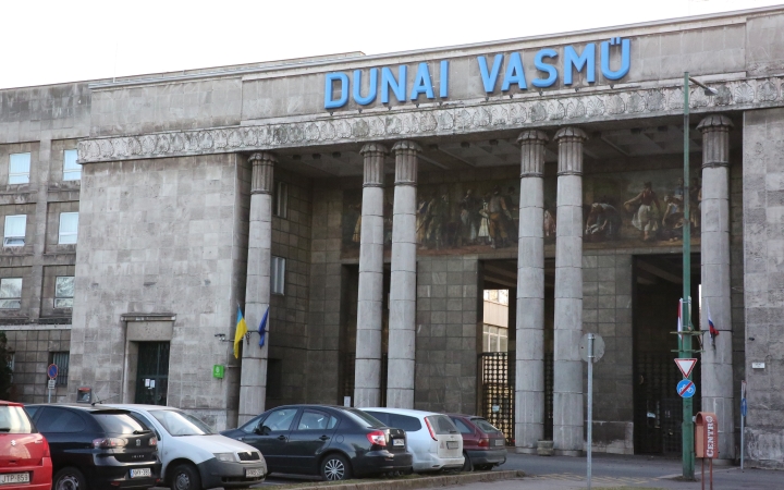 A térség vezetőivel egyeztet a Dunaferr ügyéről Pintér Tamás