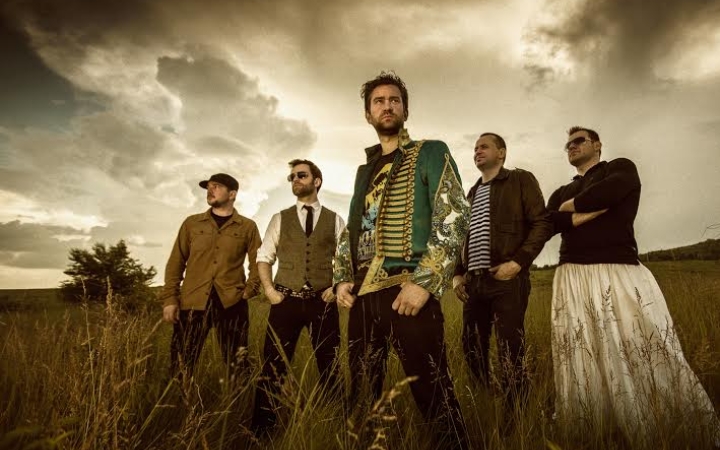 Folk és pörgés - betyáros dallamok a Petőfi ligetben!