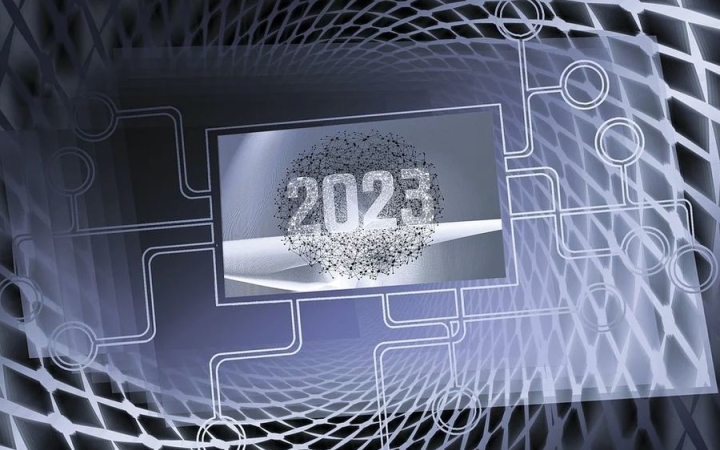 Visszafogott  óvatossággal ugyan, de akkor is, csak azért is: boldog új évet kívánunk!