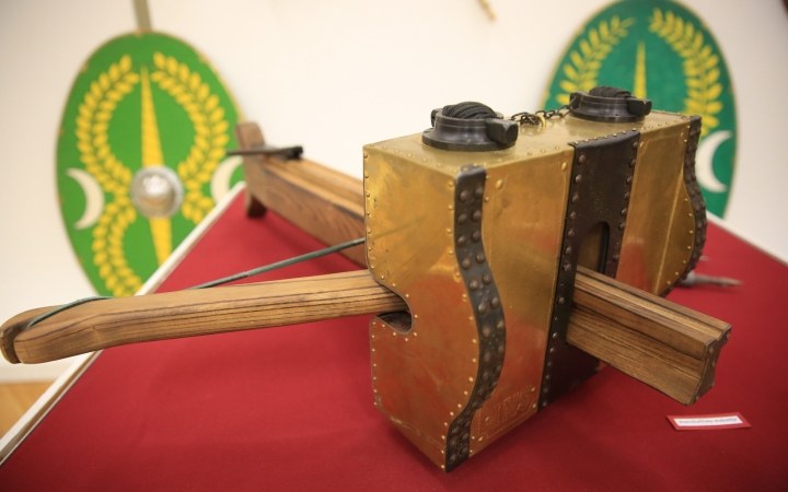 A kőbaltától a plumbatáig – a múzeum új kiállításán