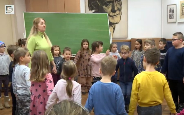 DSTV: muzsikával csalogat a Móricz