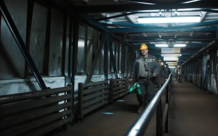 Szabad Szemmel: "Műszakváltás" a Szertelen Házban