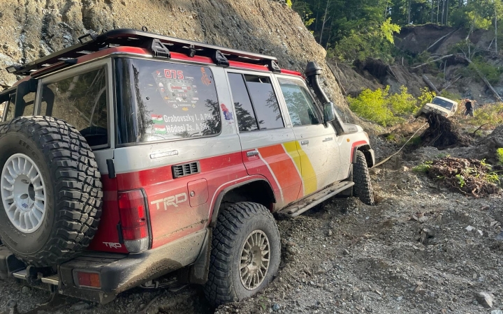 Olajtartályok hidraulikus rendszerekhez