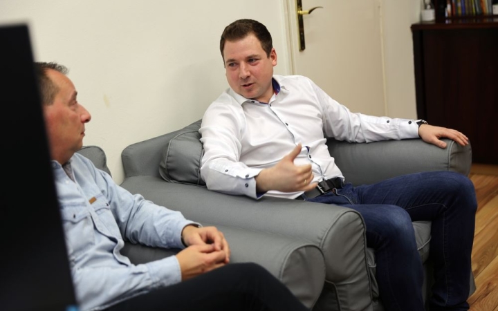 Évindító, visszatekintő, időutazó beszélgetés Barta Endrével