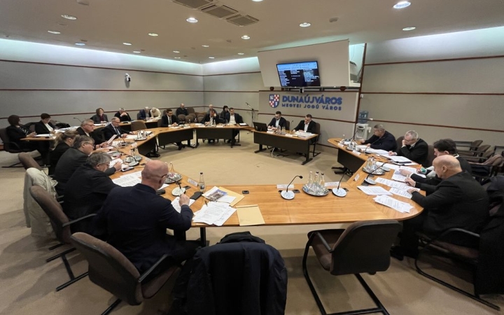 A szolidaritási hozzájárulás csökkentését kérik a képviselők