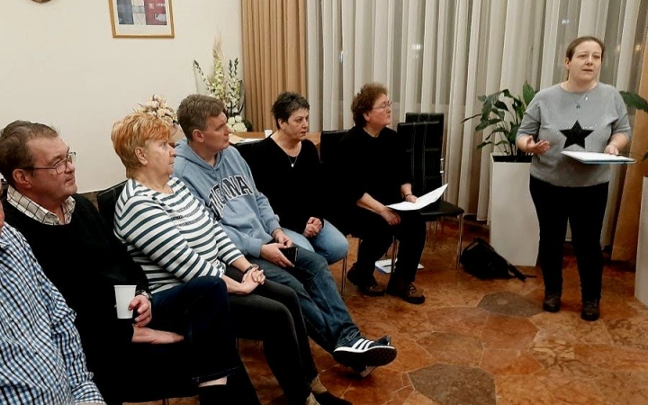 Zászlót bontott, az óvodákra fókuszált a MONDD!