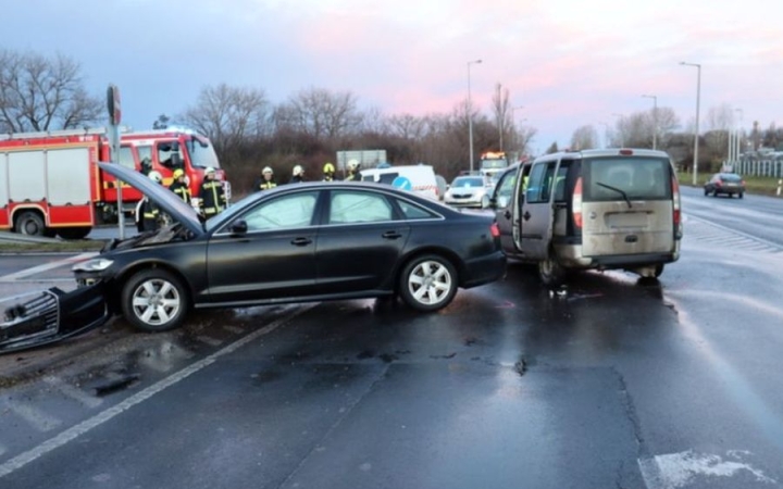 Dunaújvárosi autós balesetezett Fehérvárnál
