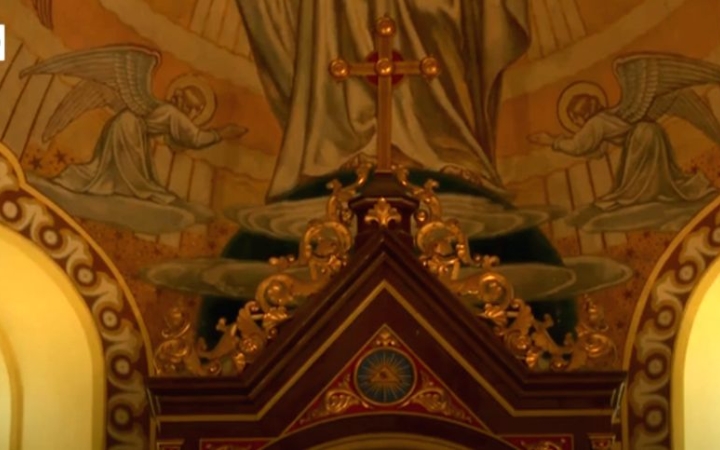 DSTV: a Szentháromság-templom története