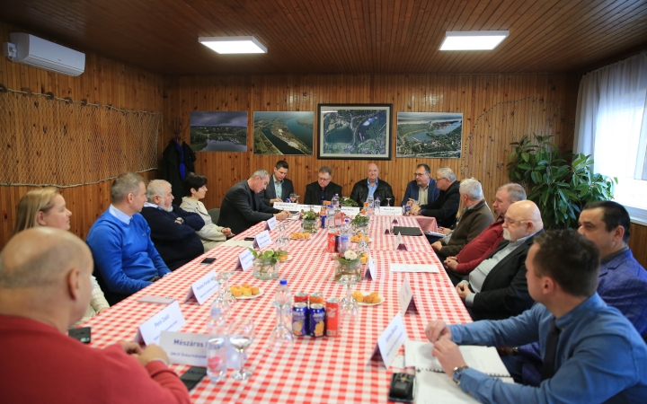 Kerekasztalt szerveztek a Duna-parti öböl hatékony fejlesztéséért