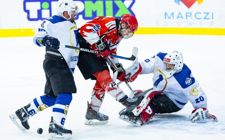 Előnyben a Worm, hátrányban a DAB