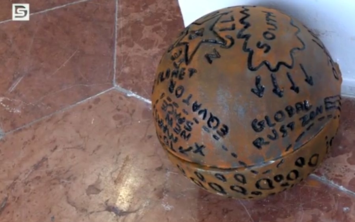 DSTV: búcsú a Holdtól és más égitestektől