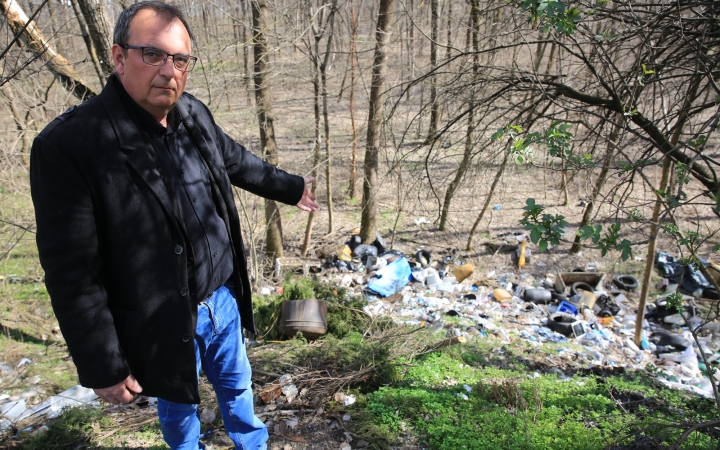 Padok, parkok, játszóterek, járdák és útszegélyek újulnak meg