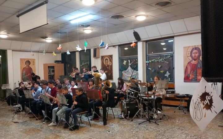 Mesterek, tanítványok, vastaps és tomboló siker a zeneiskolai Jazz Café dzsemborin
