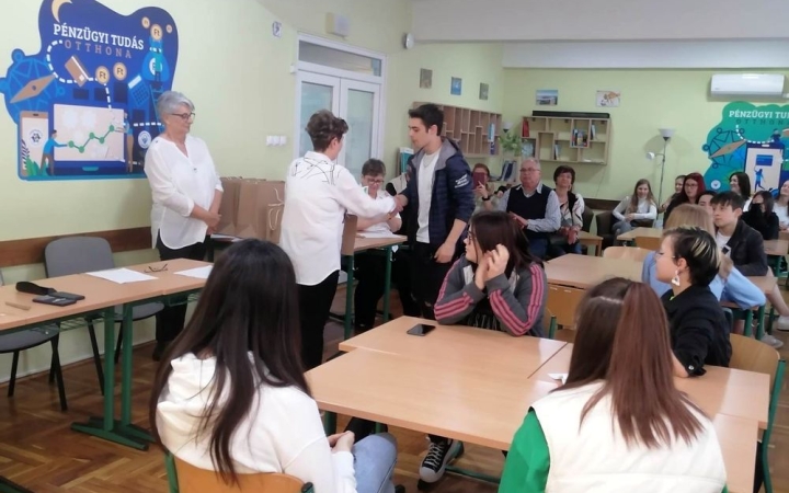 Cél a környezettudatosság – kollégisták vetélkedtek a Rudasban