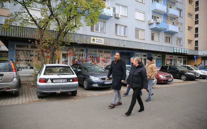 Technikumi kérdések: forgalomkorlátozás, parkolóépítés, hajléktalanok