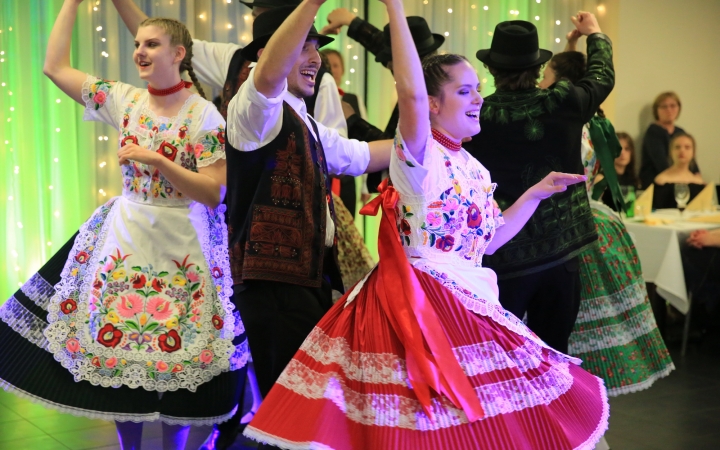 Nagy mulatság a Vasvári alapítványi bálján