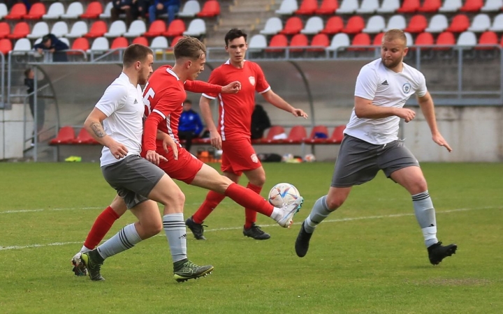 Pécsre látogatnak a focisták