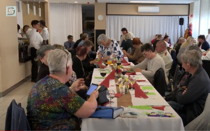 DSTV: mozgáskorlátozottak összetartása