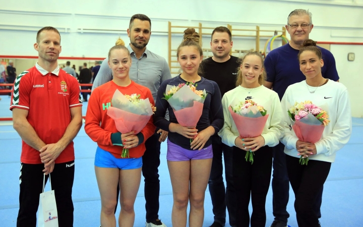 Virágcsokrok az Eb-hősöknek