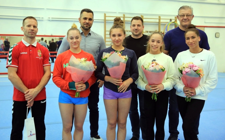 Virágcsokrok az Eb-hősöknek