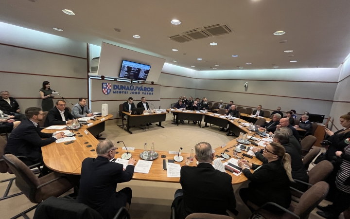 Ötvennél több tétel a közgyűlési napirendben