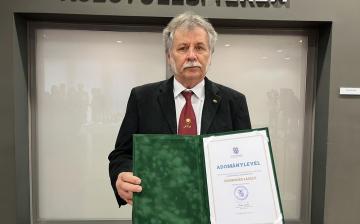 Schneider László kapta a "Dunaújváros Ifjúságáért" díjat