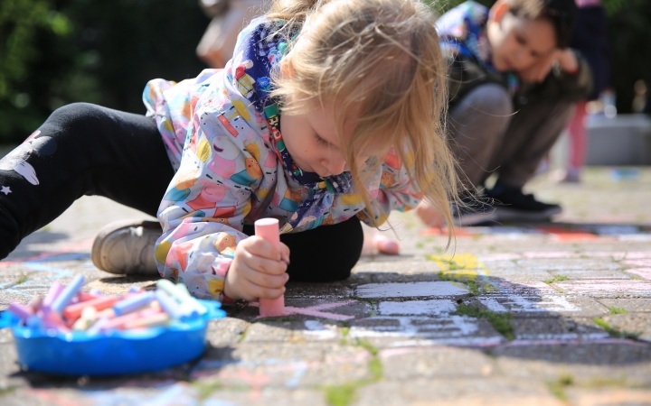 Dunaújváros, a mi lakóhelyünk – gyerekrajzokon (galériával)
