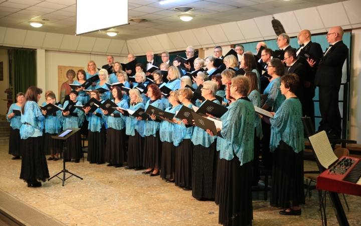 Évzáró koncert a Dunaújvárosi Vegyeskarral