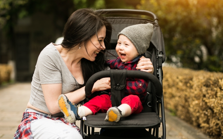 Praktikus övpárna babakocsihoz, etetőszékhez