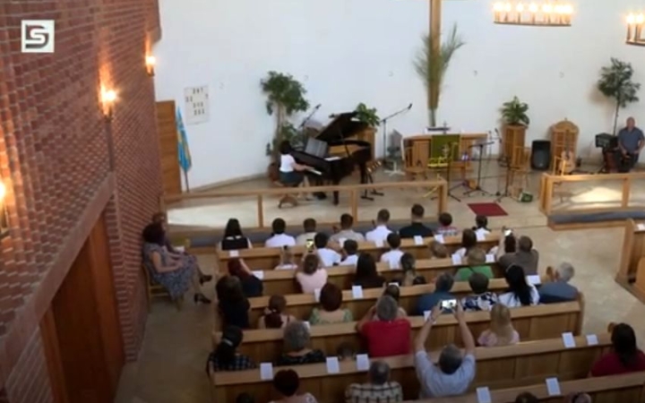 DSTV: tanévzáró a templomban