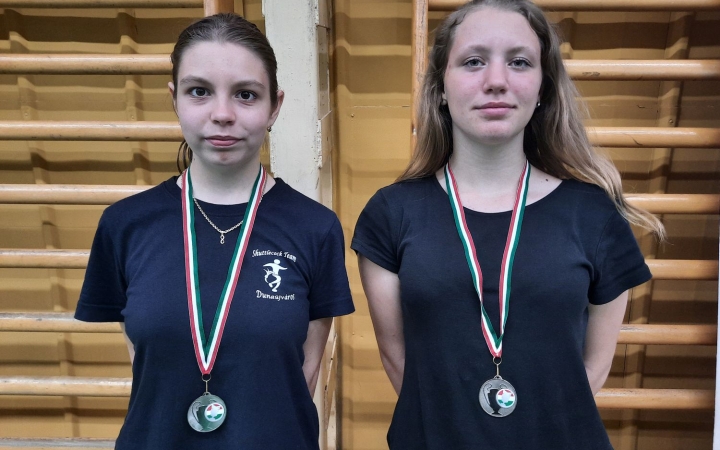 Dunaújvárosi éremeső Újszászon