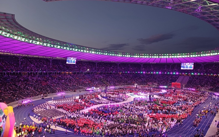 "Együtt sebezhetetlenek vagyunk!" – az önkéntesek szemével