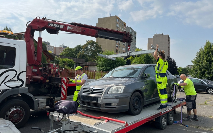 Még több parkolóhely épül és marad az ingyenes parkolás!