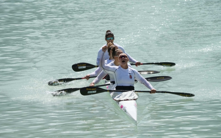 Szellák Szabináék a világ tetején