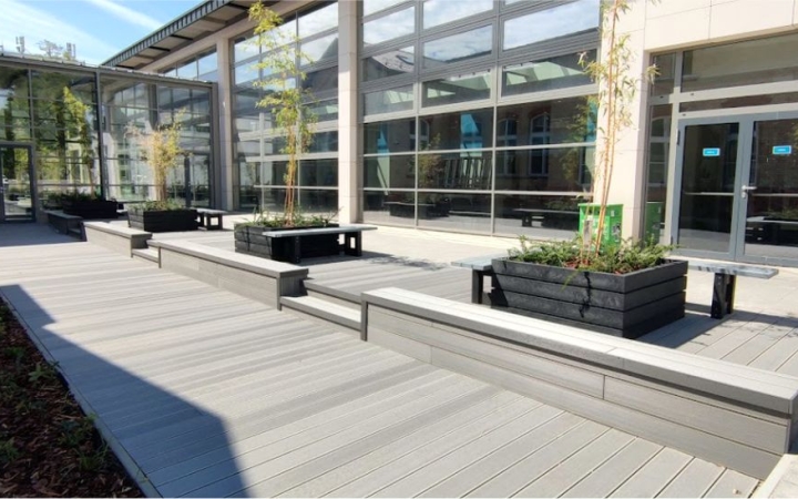 Így készül el egy igazán igényes terasz WPC elemekből