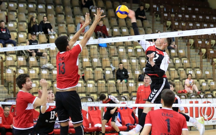 DSTV: lassan munkába állnak