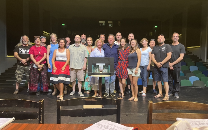 Jön "Máli néni" – Füst Milán vígjátékával startol a színházi évad a Bartókban