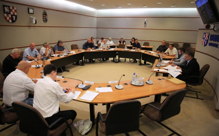 Tizenöt tétel a rendkívüli közgyűlés napirendjén, biztosított a gázellátás